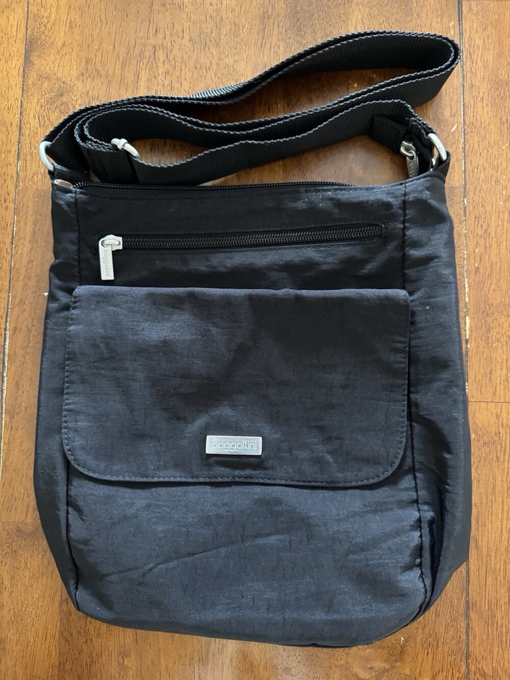 Baggallini Black TOWN BAGG with adjustable strap, multiple pockets & zip closure